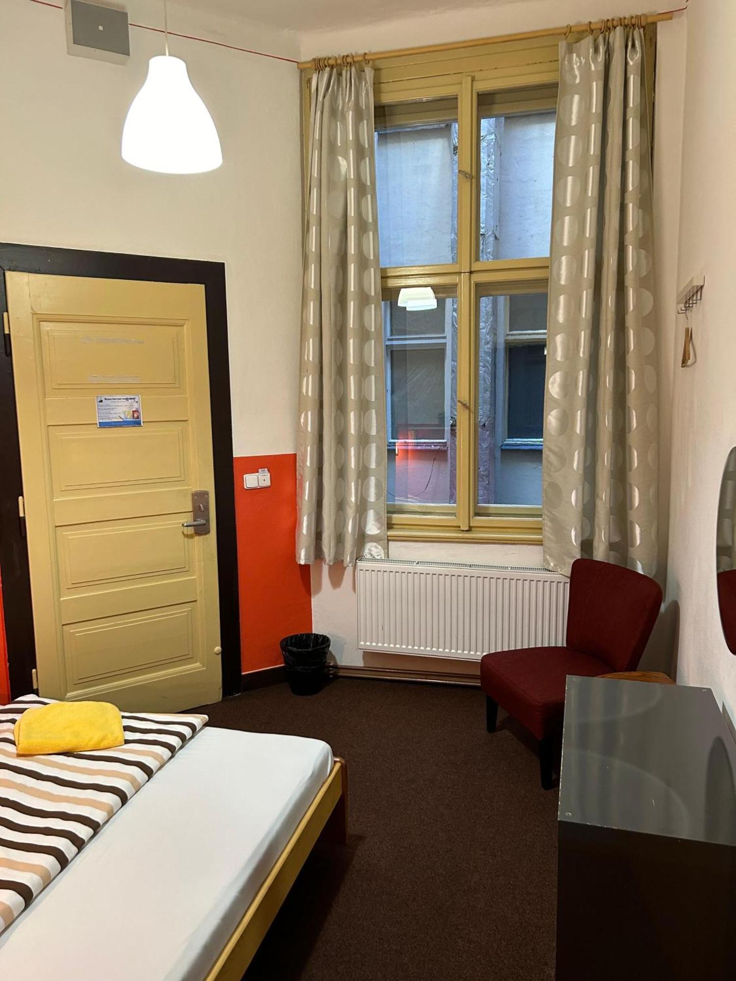 Hostel Downtown Praha Bagian luar foto