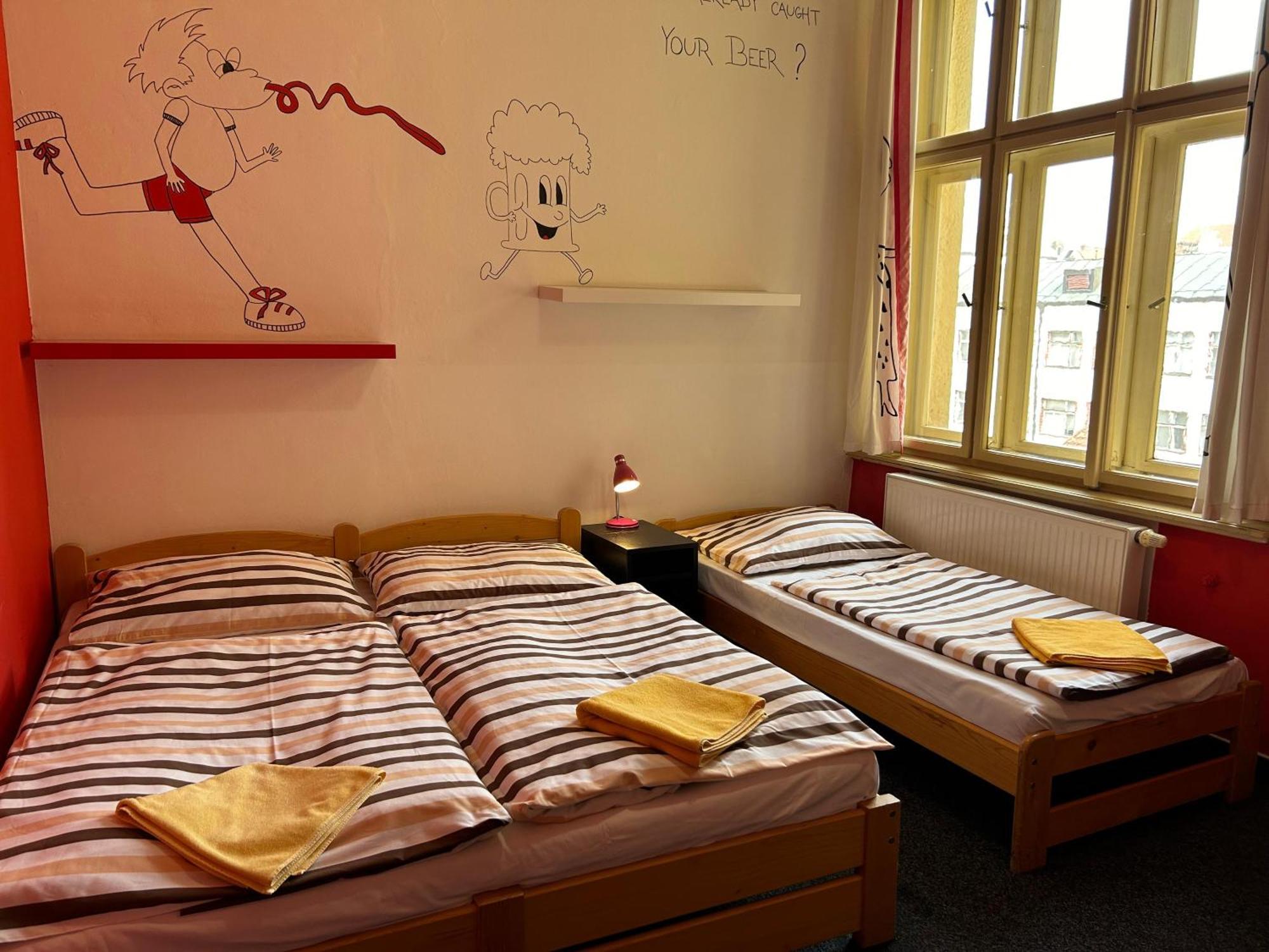 Hostel Downtown Praha Bagian luar foto