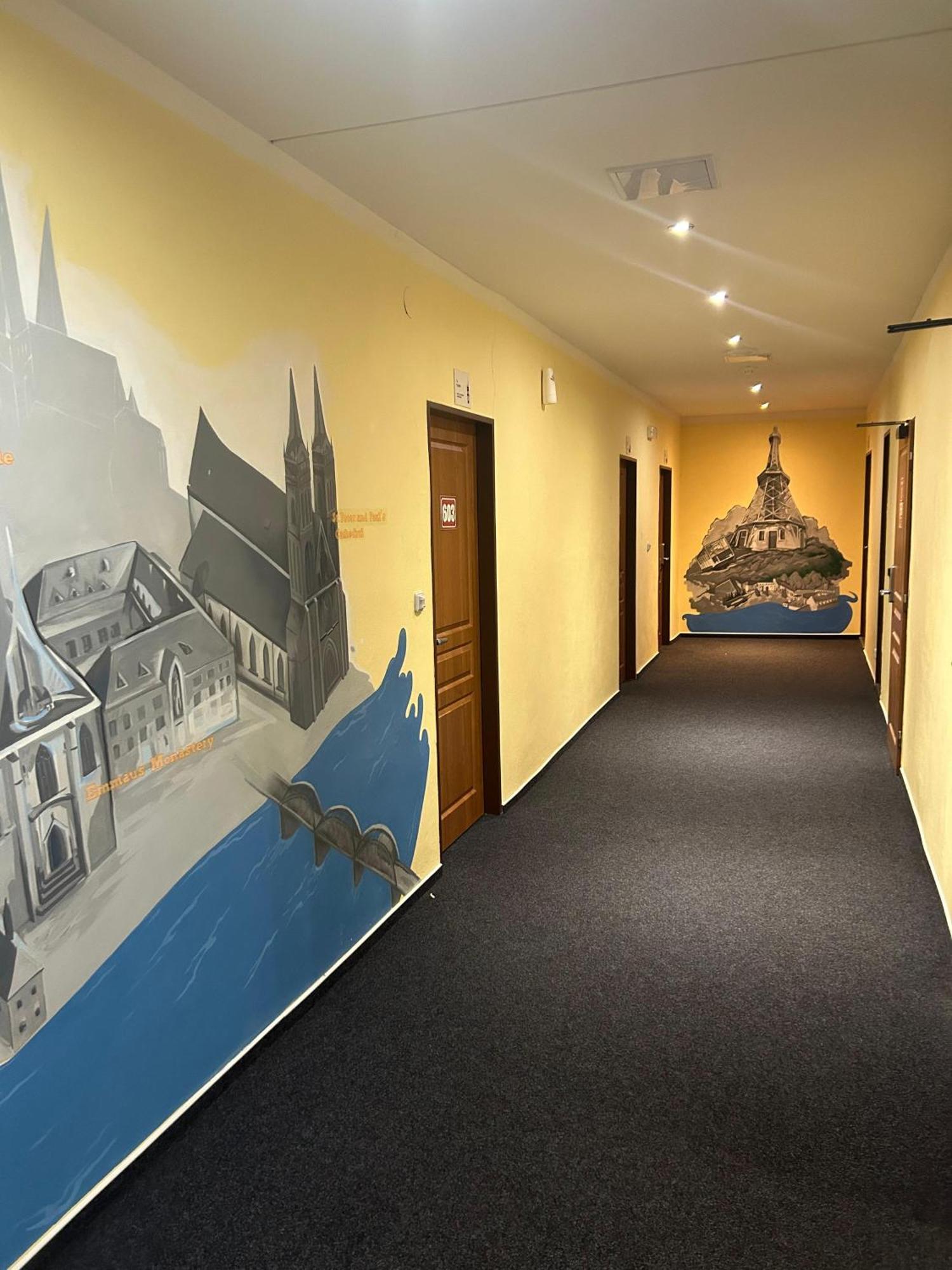 Hostel Downtown Praha Bagian luar foto