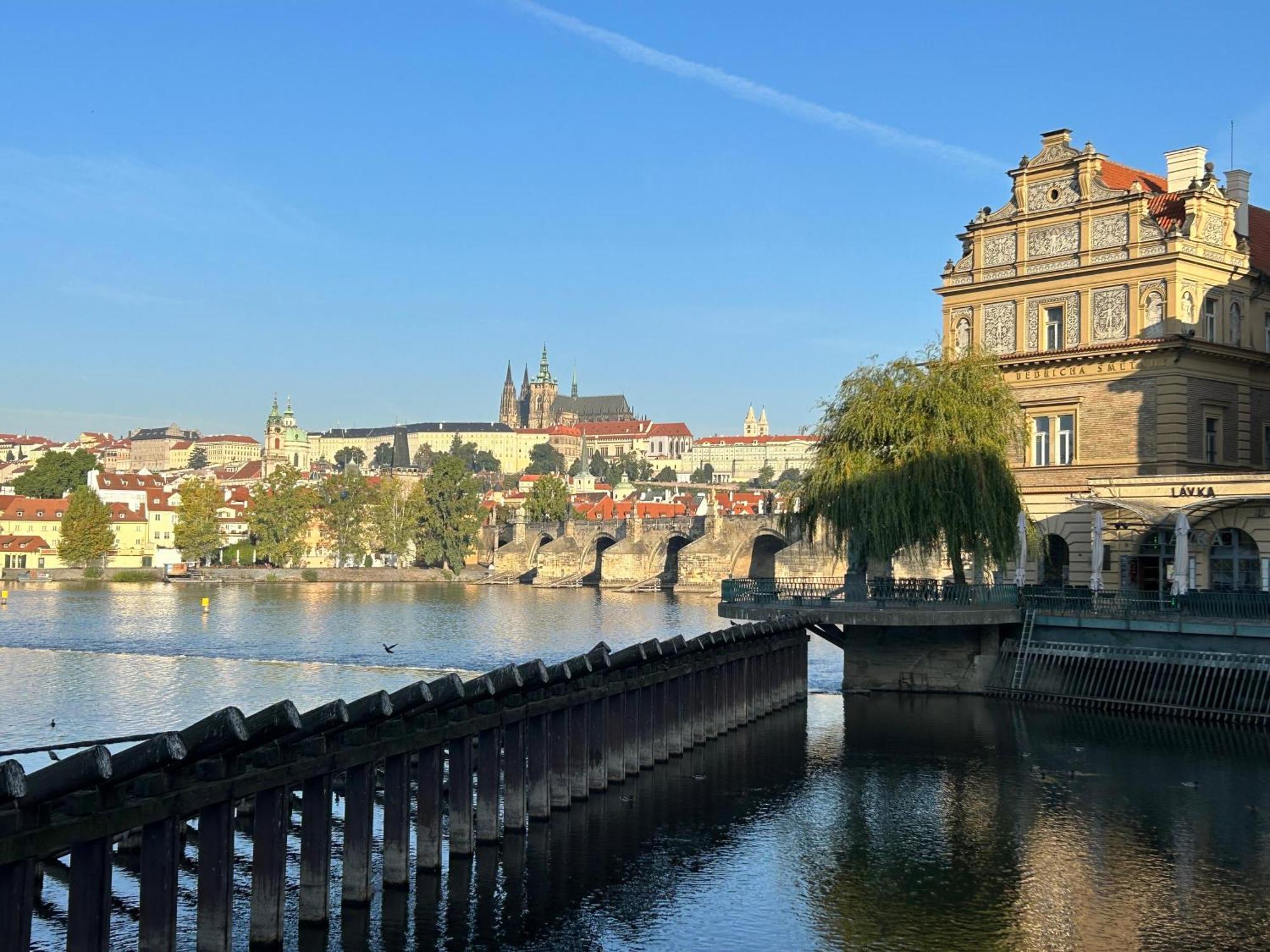 Hostel Downtown Praha Bagian luar foto