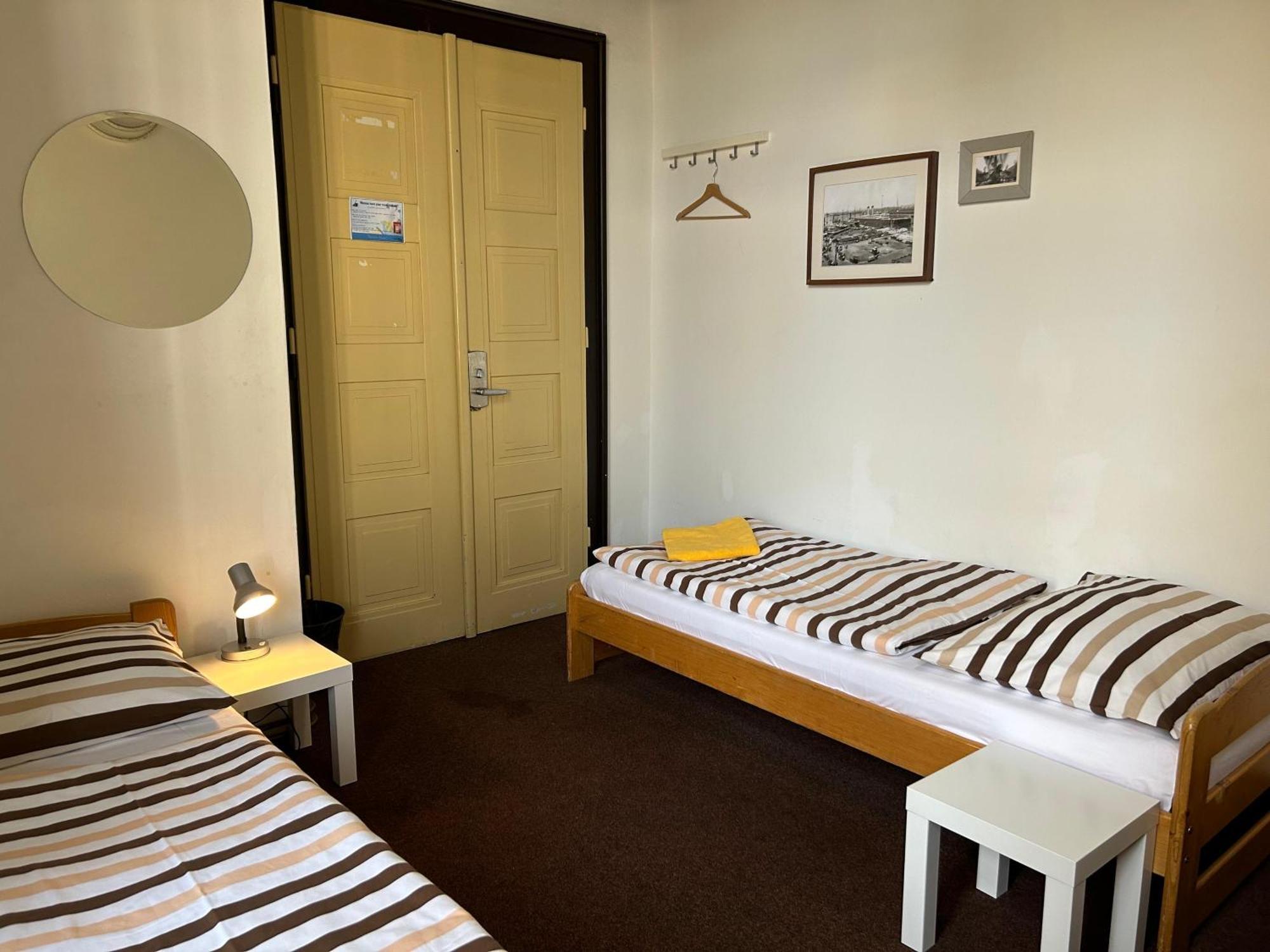 Hostel Downtown Praha Bagian luar foto