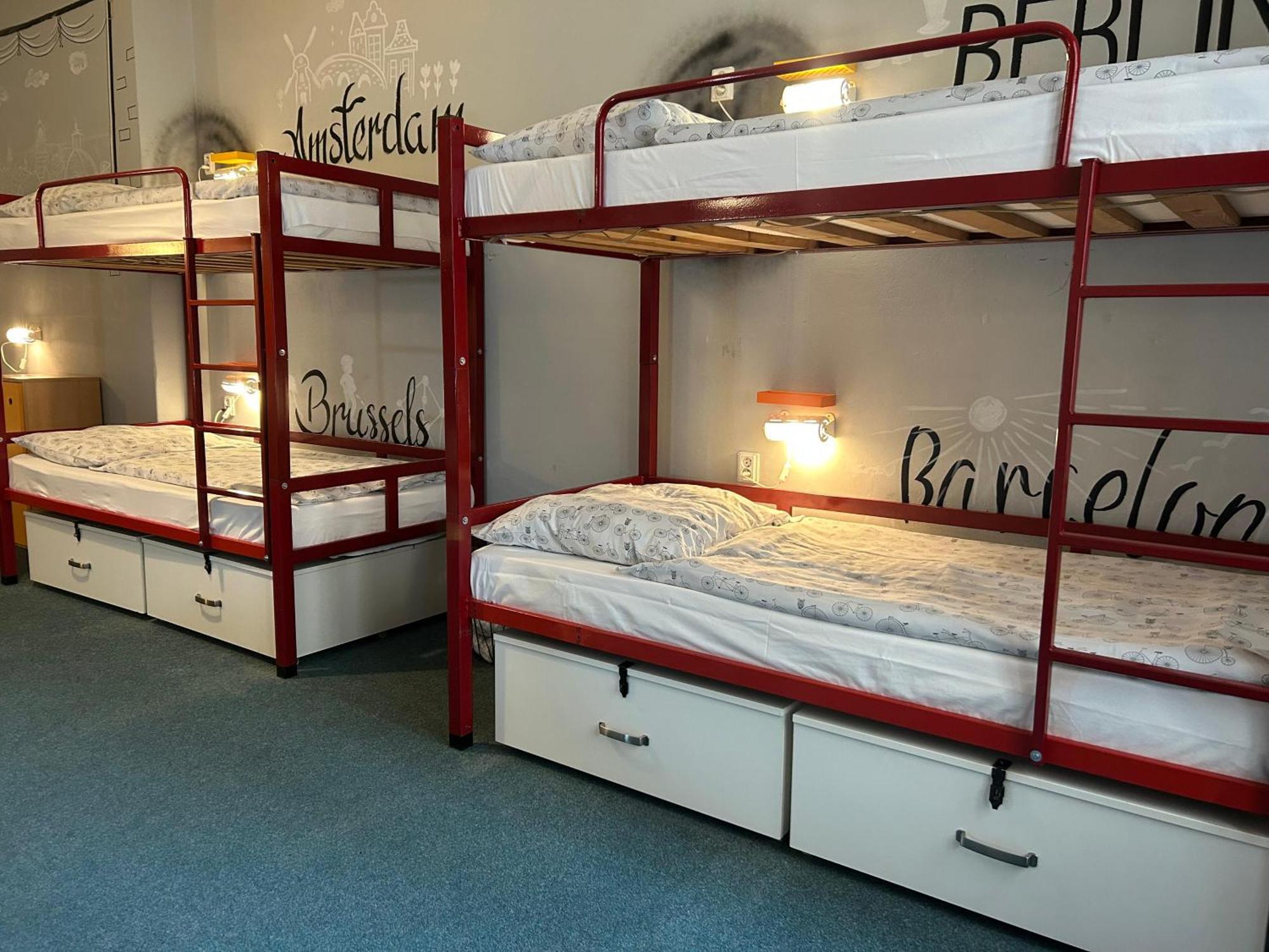 Hostel Downtown Praha Bagian luar foto
